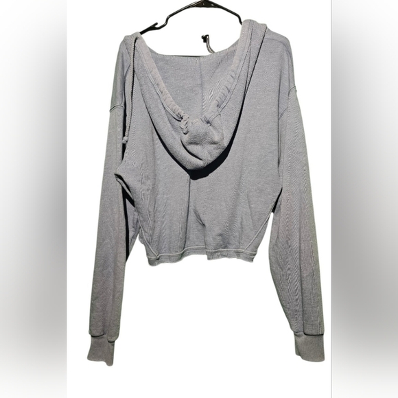 American Eagle Outfitters Light Blue V-Neck Hoodie EUC Size Medium 22 PTP - Picture 2 of 4